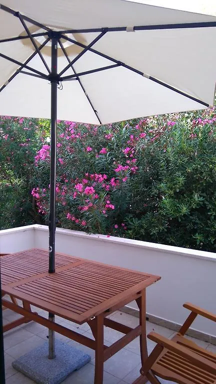 Pag studio Garden Pag Town Croazia